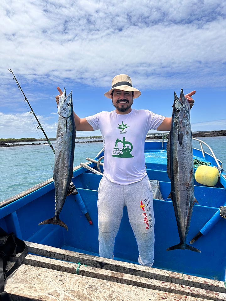 Mansergala Galápagos experiencias únicas - pescas